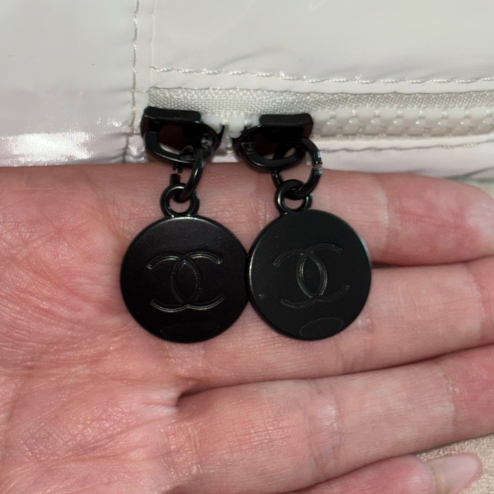 Chanel White Cosmetic Bag - Picture 6 of 6
